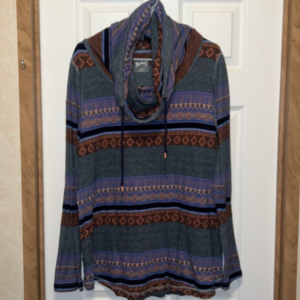 Woman’s size XL Woolrich brand cowl style neck.